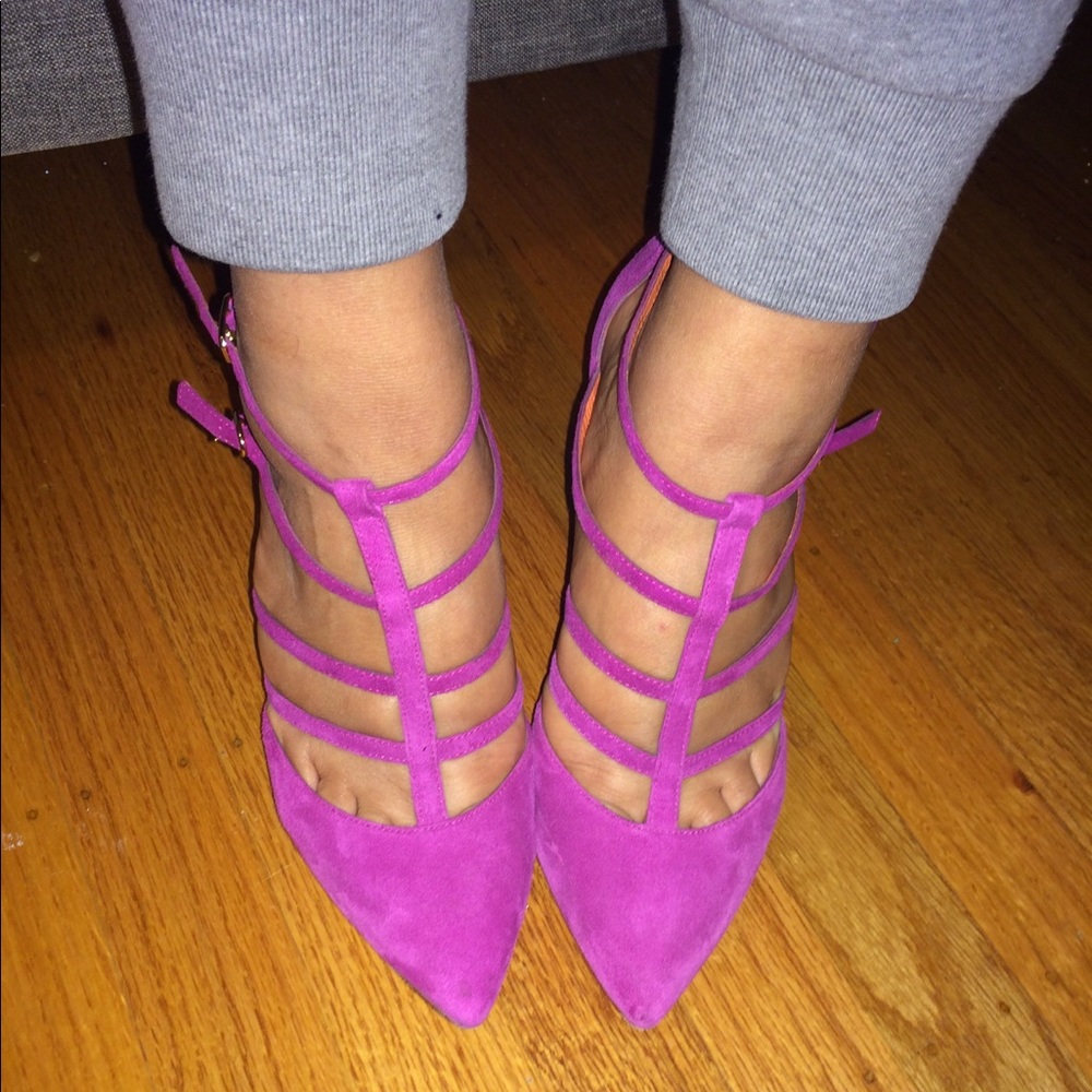 Via Spiga - fuchsia strapped pumps!