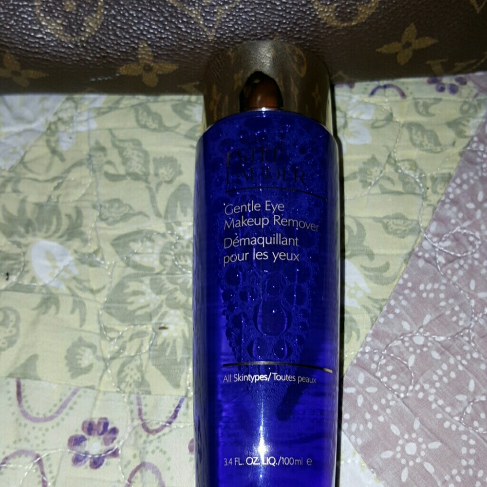 Estee Lauder make up remover
