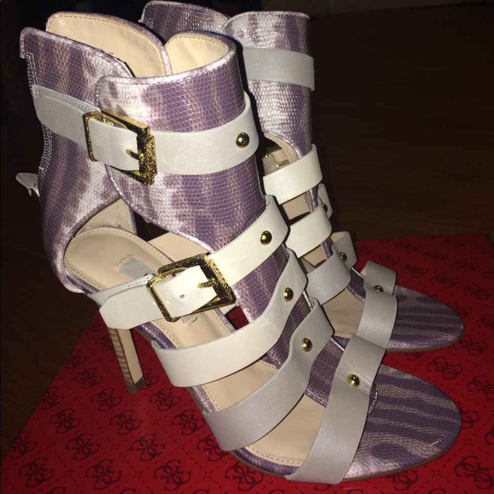 Guess brand strapped heels sandal!