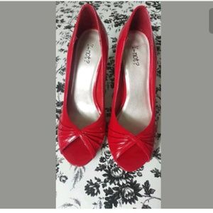 Y-not? Alisa Peep Toe Red High Heels Size 8.5