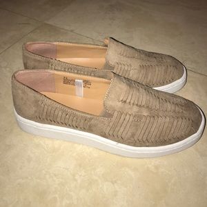 Mossimo Suede Shoes in Tan Color