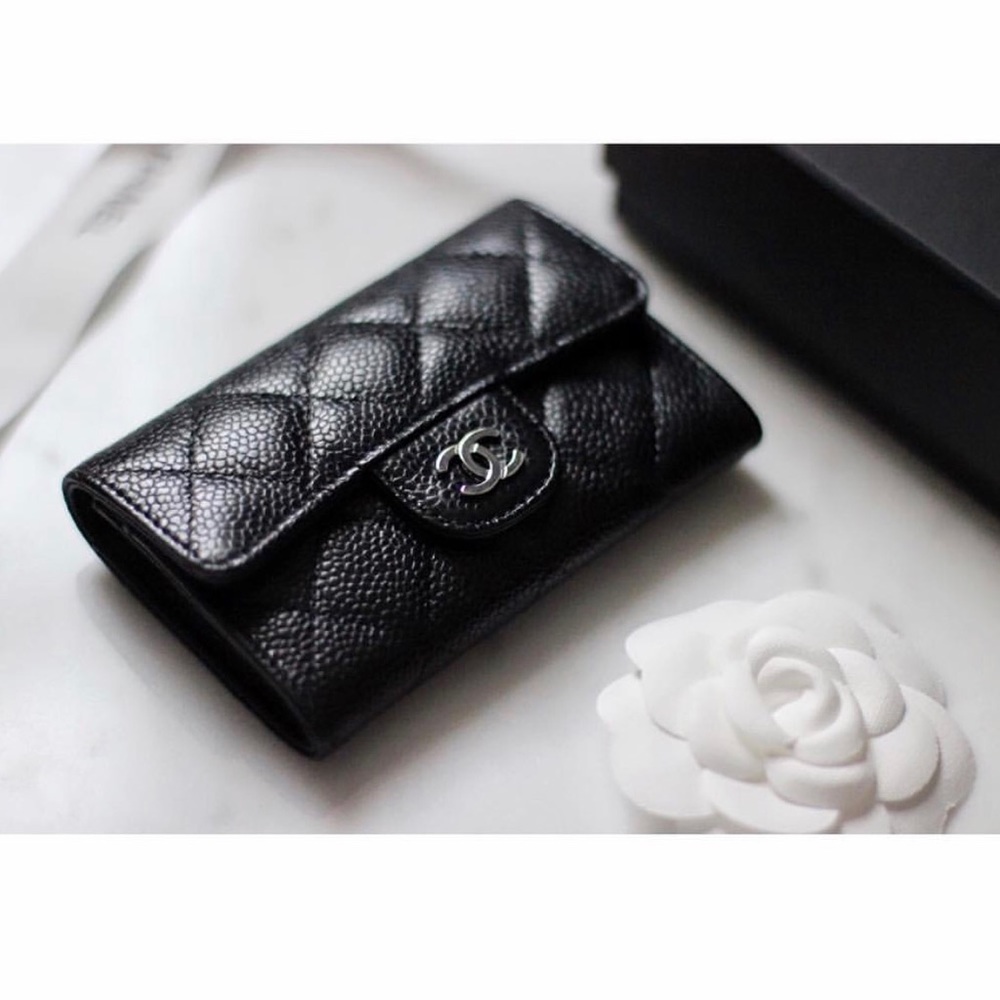 Authentic Chanel card case in caviar