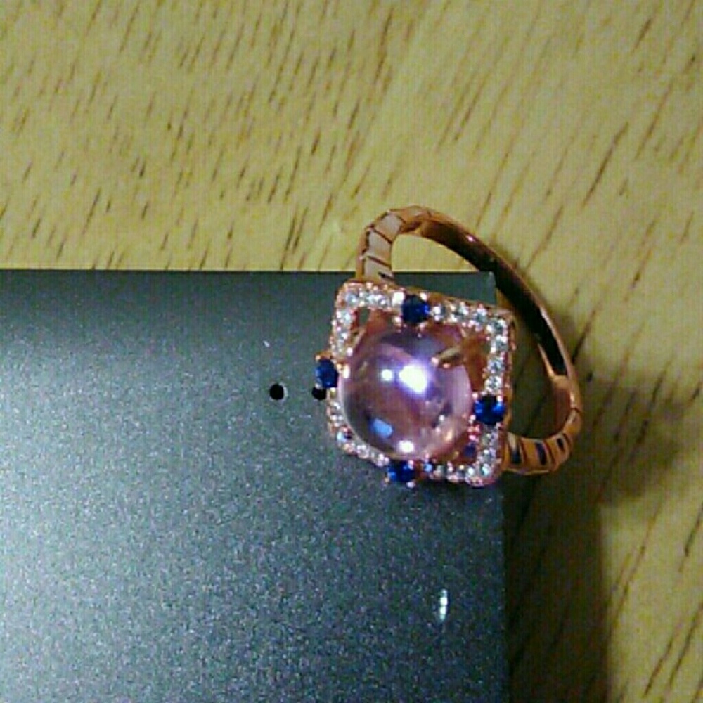 Four Fashion Rings - Picture 4 of 4