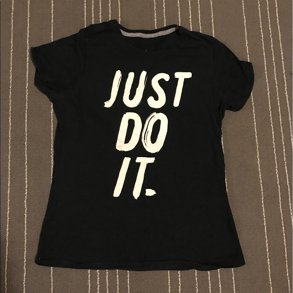 NIKE slim fit tee ✨