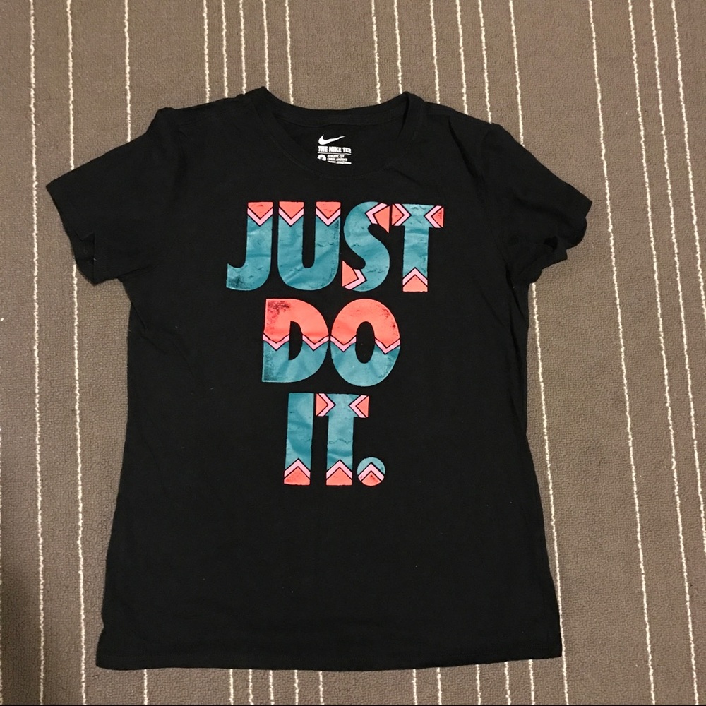 The NIKE tee 💖