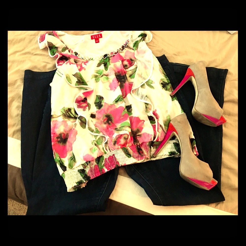 Flower top with ruffles🌺🌺