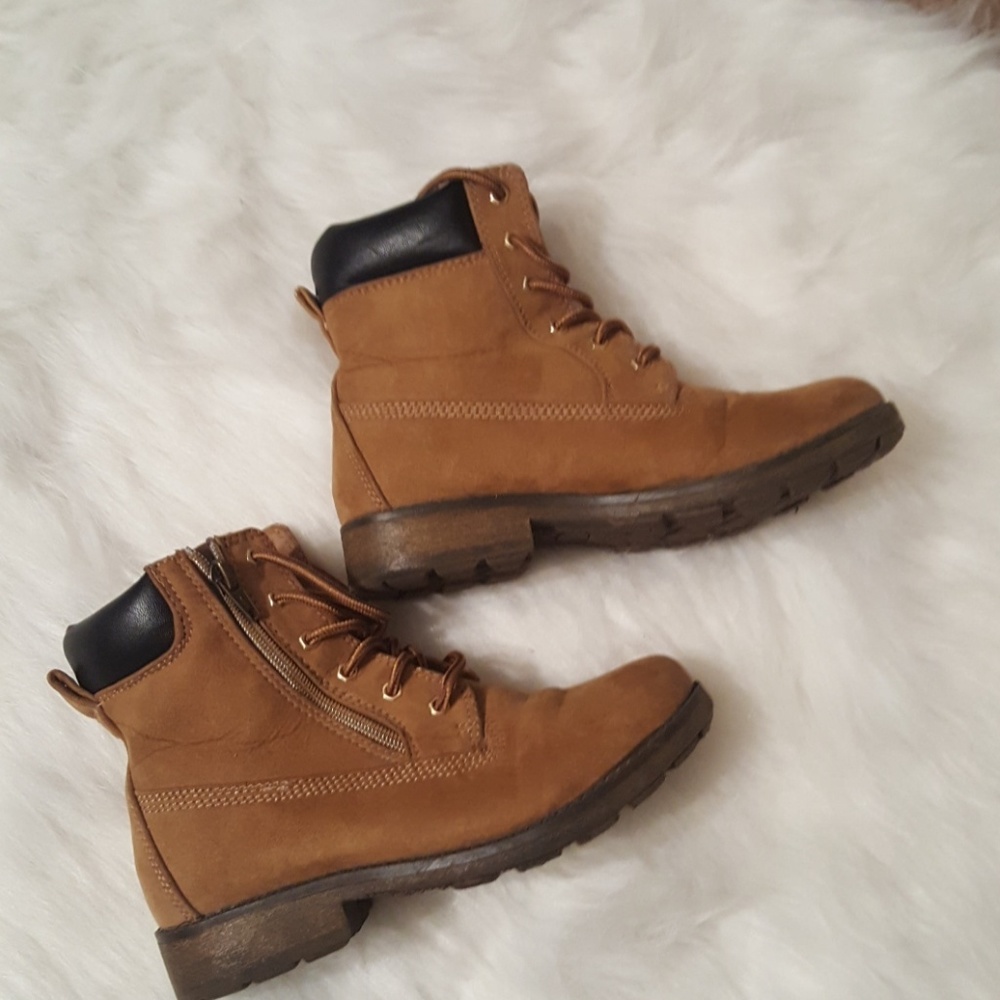 Youth Boots - Picture 2 of 4