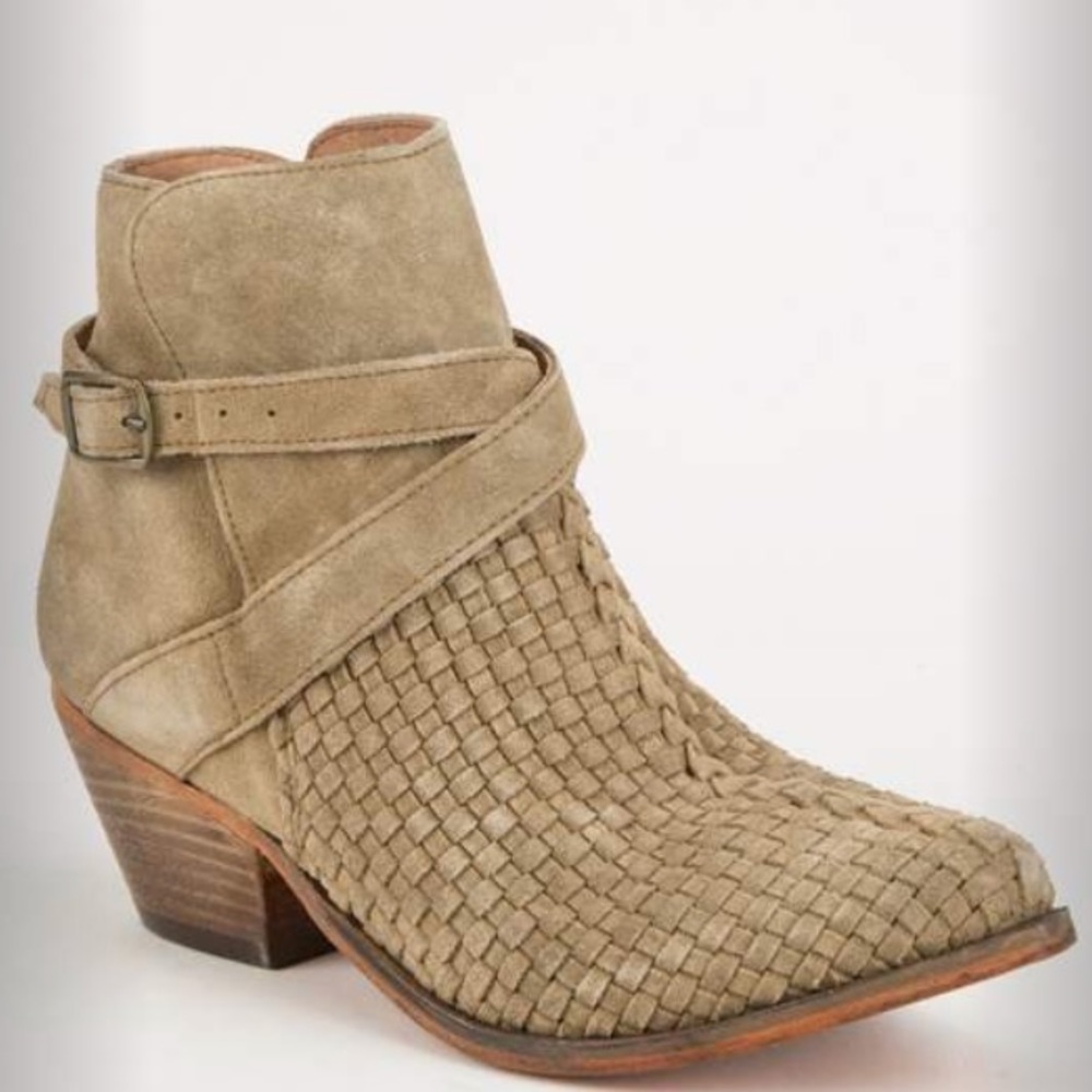 ❗️GONE 7/12❗️NIB Free People Venture Ankle Boot - Picture 2 of 7