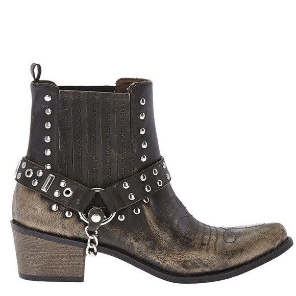 Distressed Black Cowboy Stud Harness Boots - Picture 3 of 8