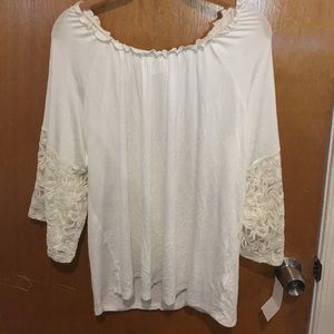 ⭐️LOWEST PRICE⭐️ Off the Shoulder top