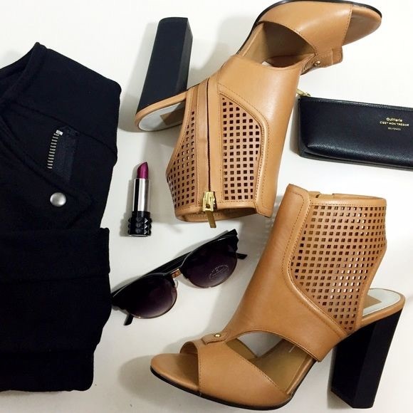 Dolce Vita Open Toe Scale Embossed Cutout Sandal - Picture 4 of 8