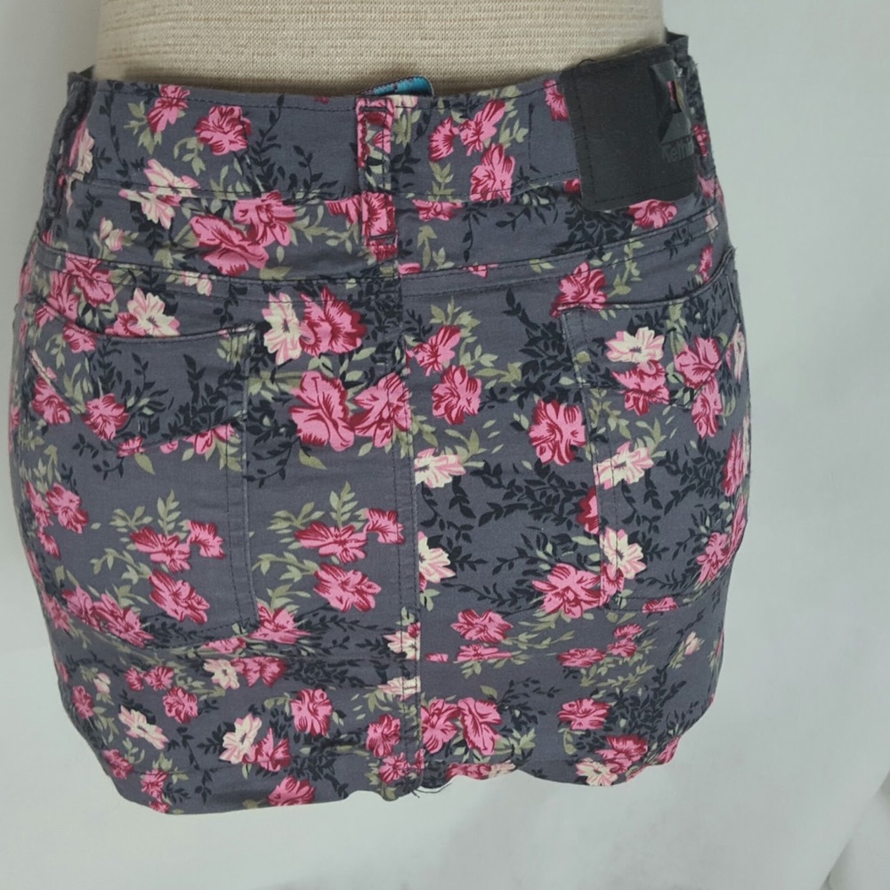 Gray Rose Print Skirt: Made from Plastic Bottles - Picture 4 of 6