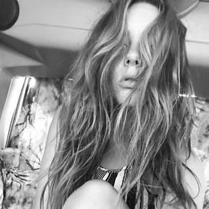 Meet your Posher, Ave