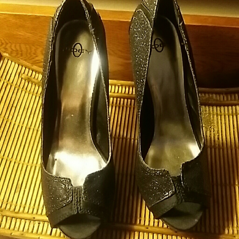 JOEY BLACK GLITTERED HEELS (6" HEEL) SIZE 7