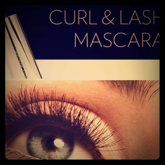 Accessories - 🖤Curl &Lash Lengthening Mascara🖤
