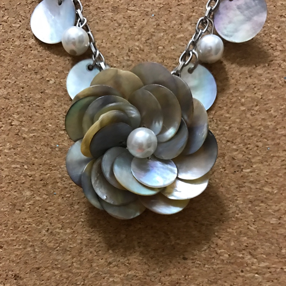 Mother of Pearl Flower Shell Faux Pearl Necklace
