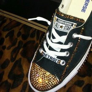 Converse customized