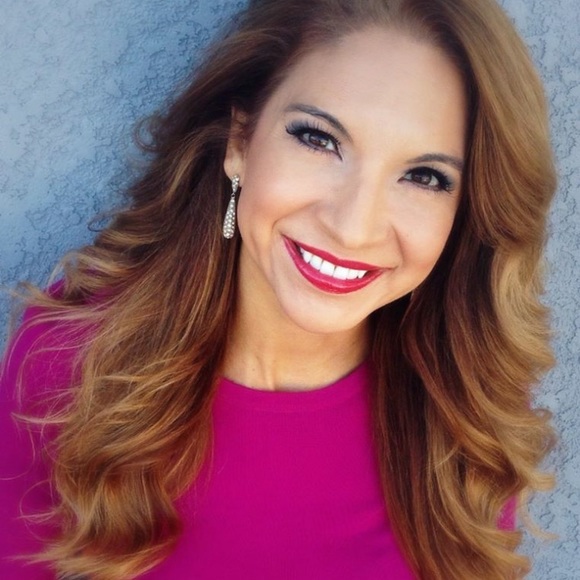 Meet your Posher, Monica - Picture 3 of 6