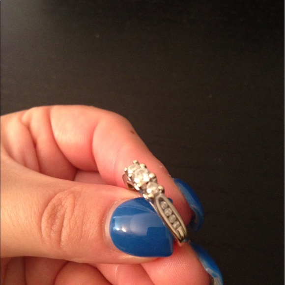 Diamond Ring - Picture 2 of 2