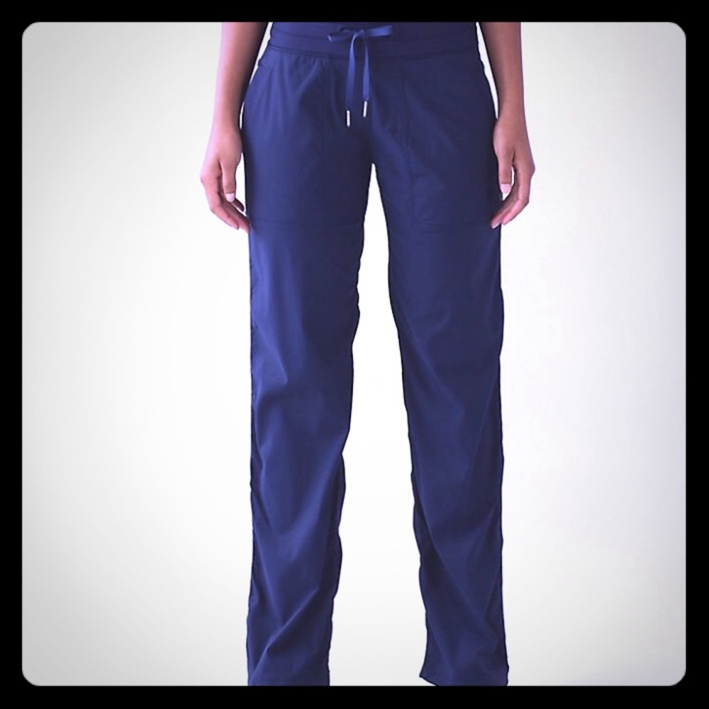 NWT! Studio III pants unlined in navy blue!