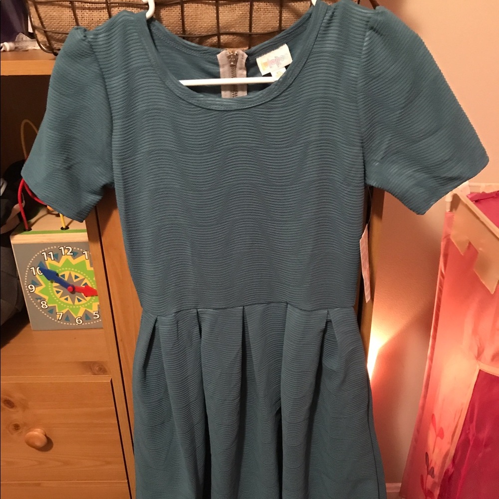 XS Amelia dress Lularoe