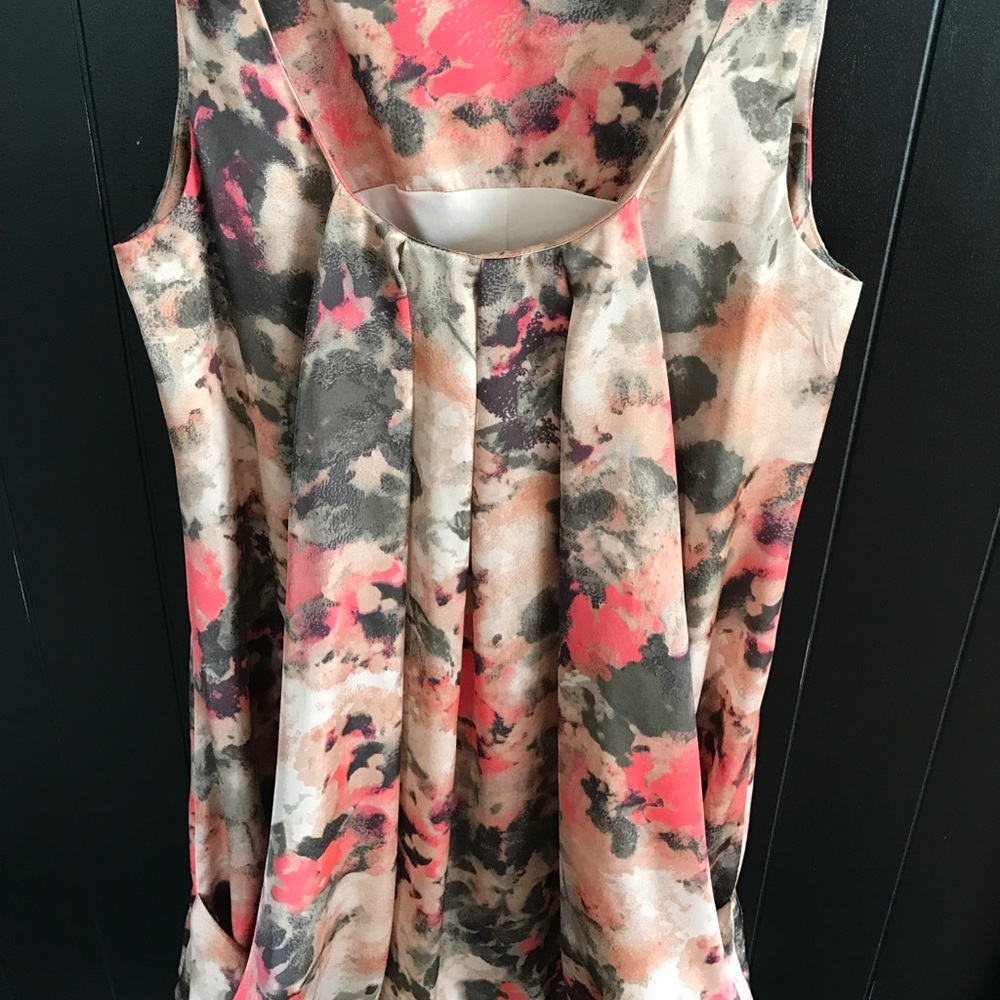 H&M Fun Dress - Picture 2 of 4