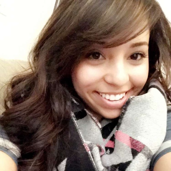 Meet your Posher, Felicia - Picture 1 of 1