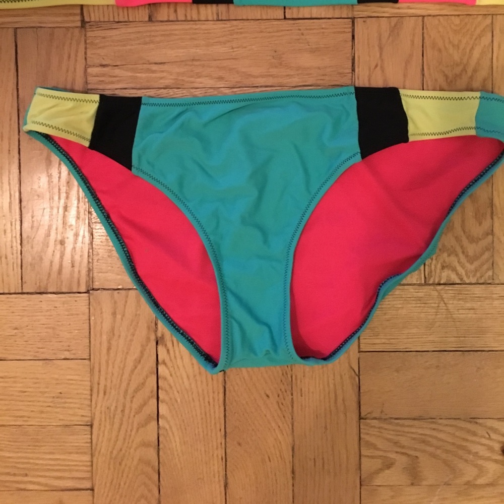 Bikini bottoms multi colored