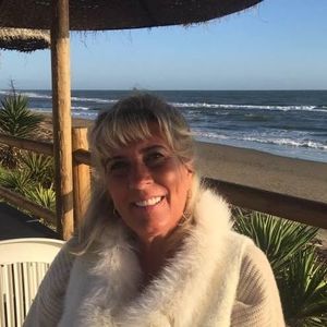 Meet your Posher, Laurie