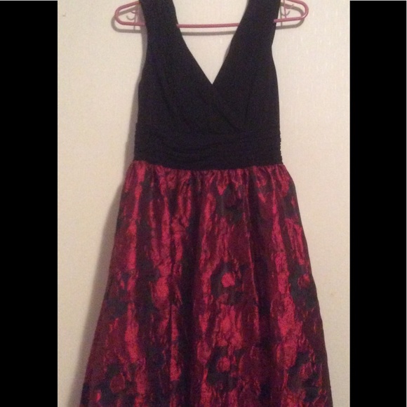 Adrianna Papell Dresses & Skirts - Adrianna Papell Cocktail dress size 6 NWT womens