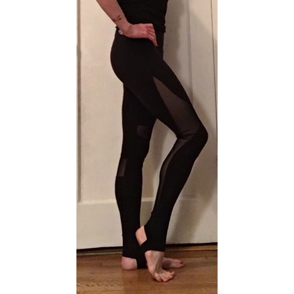 NWOT TAGS ALO LEGGINGS