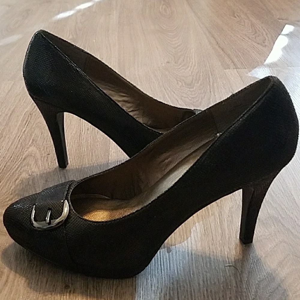 Moda Heels *** NWT ***