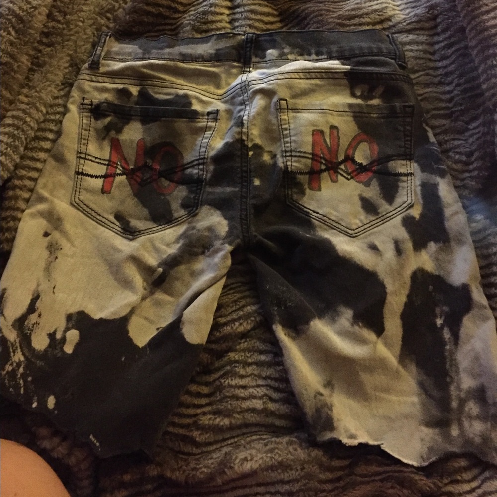 NO Punk bleached shorts
