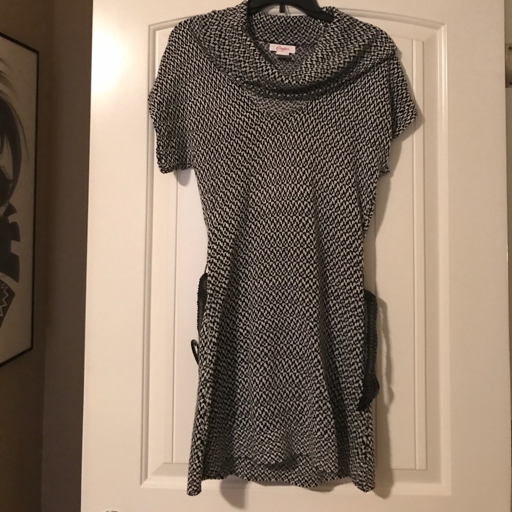 Black and white tunic