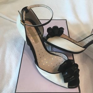 Lulu Guinness Ivory leather peep toe pumps