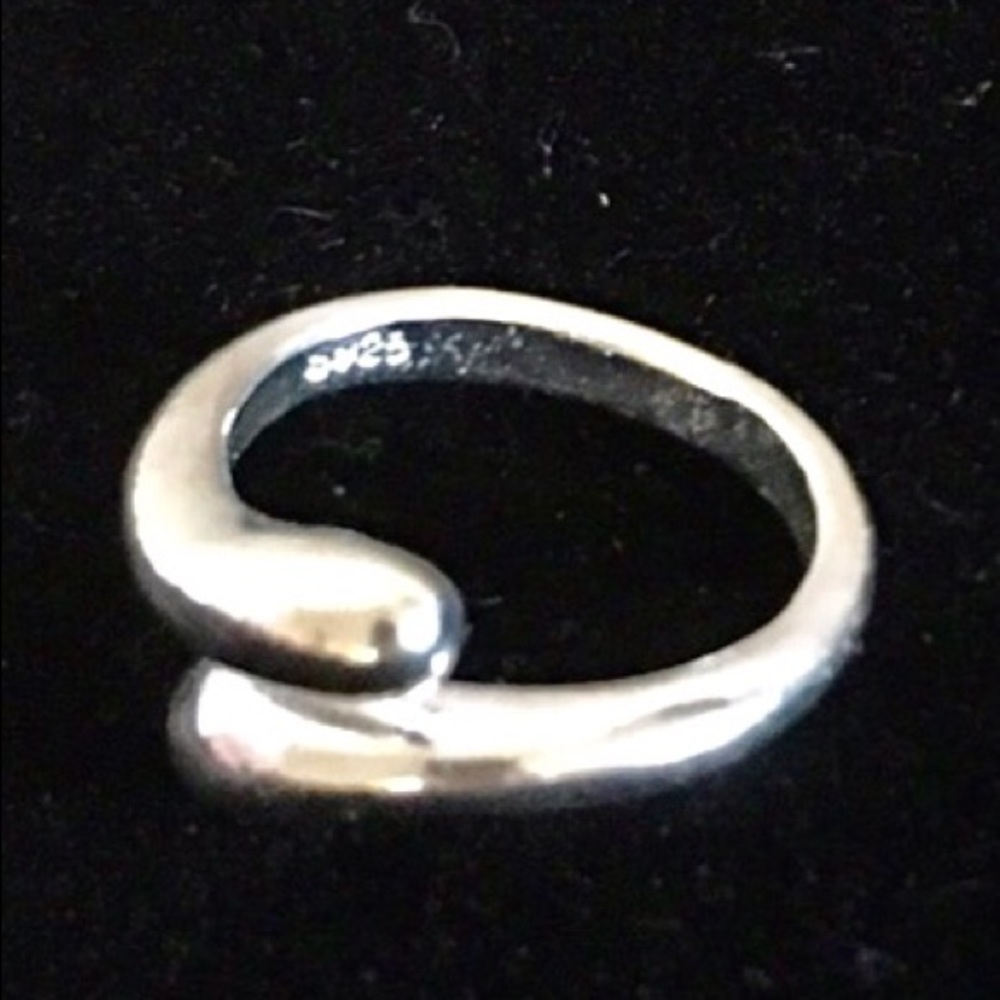 Sterling Silver Twist Ring - Picture 3 of 3