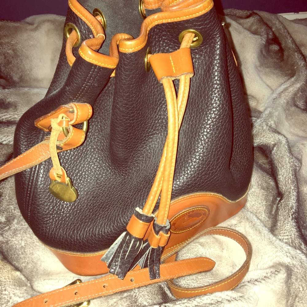VINTAGE DOONEY AND BOURKE DRAWSTRING BAG