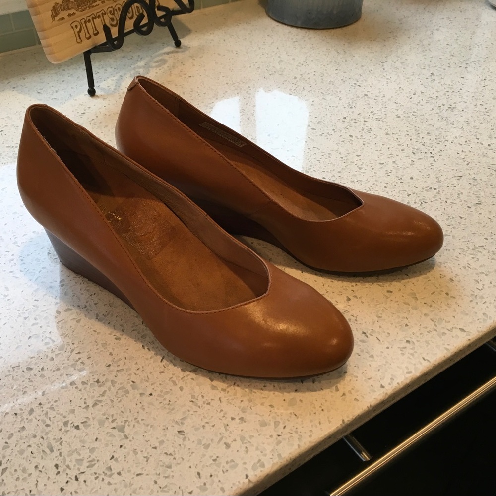 Vionic NWOT casual shoes