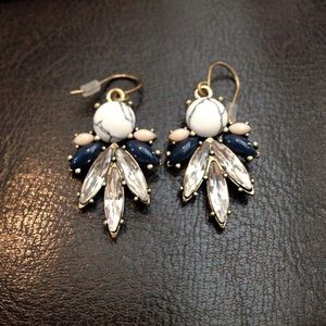 BRAND NEW Chloe + Isabel earrings