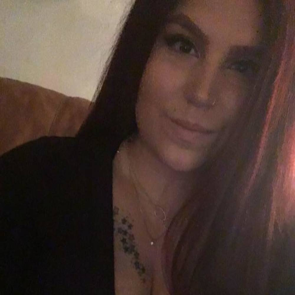 Meet your Posher, Jade