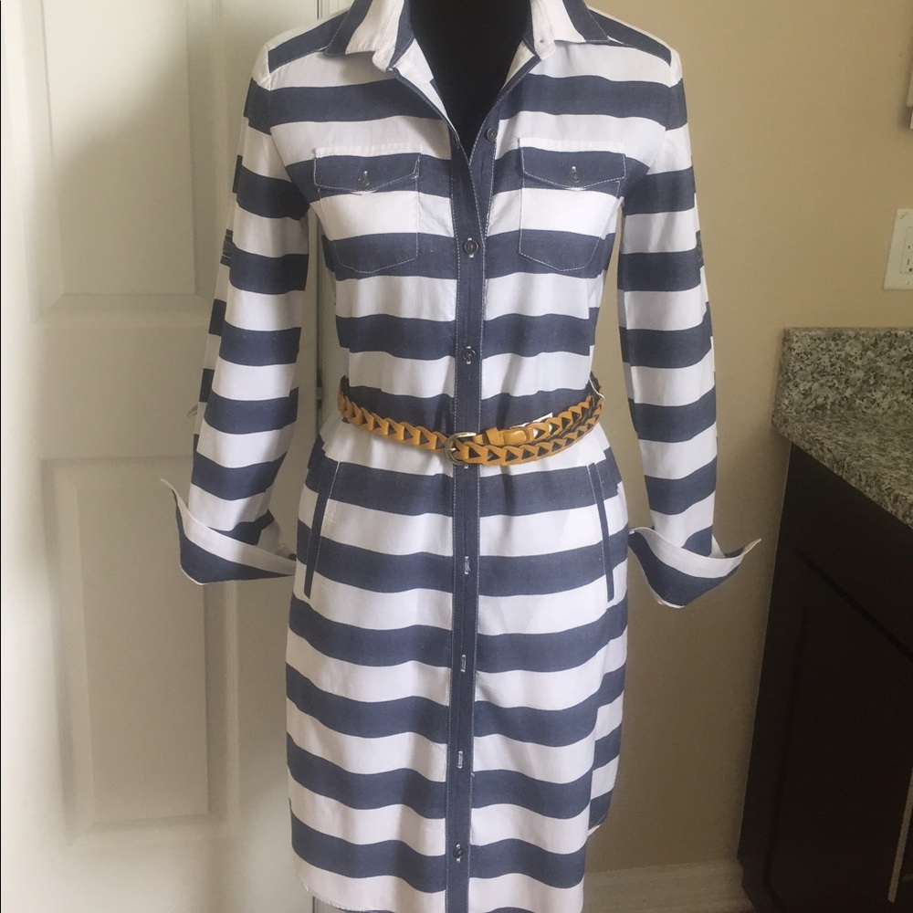 Chic striped dress!