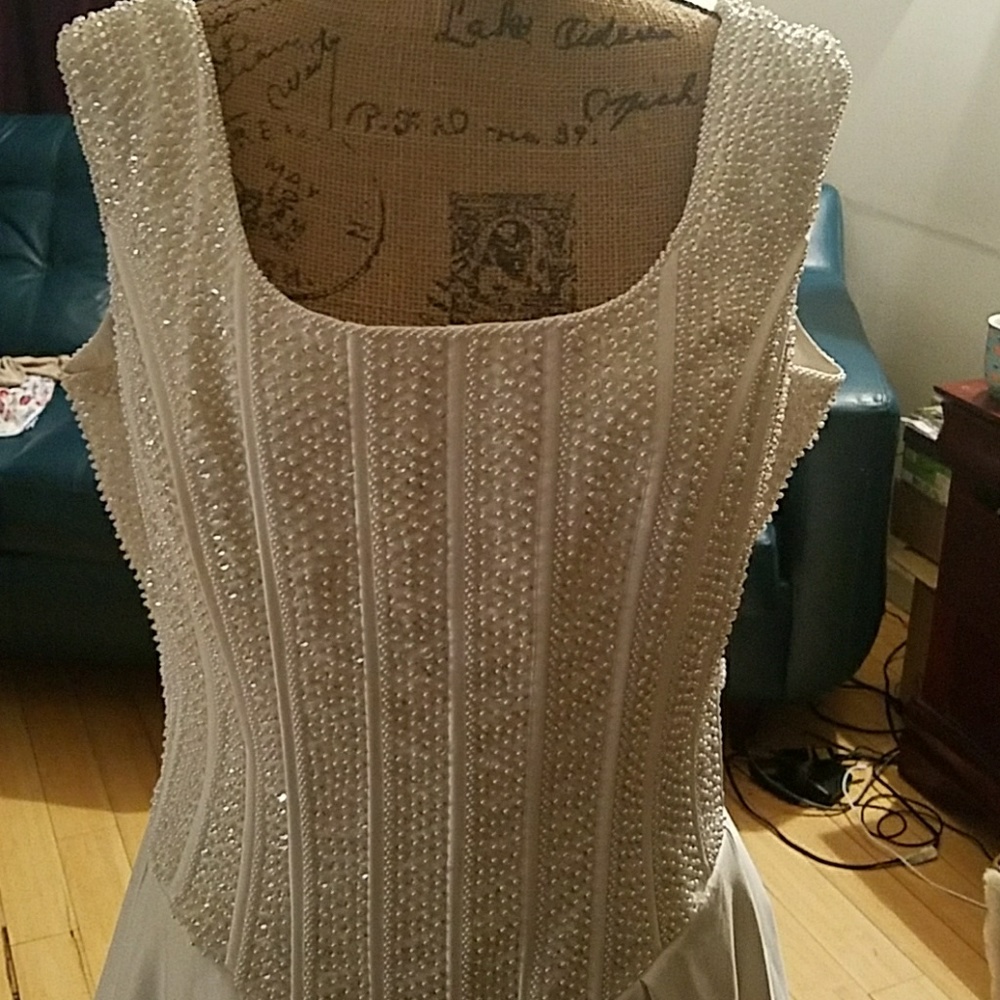 PLUS SIZE WEDDING DRESS