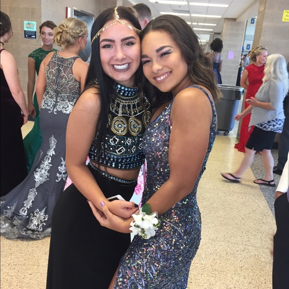 the perfect prom dress - Picture 2 of 4