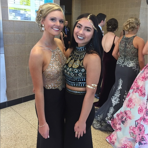 the perfect prom dress - Picture 3 of 4