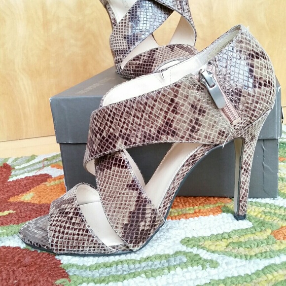 Enzo Angiolini Python Embossed Heel - Picture 2 of 4