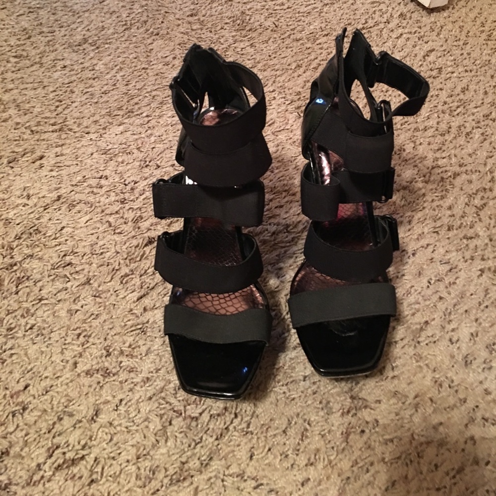 Black strappy Jessica Simpson heels