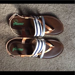 Strappy La Plume sandal