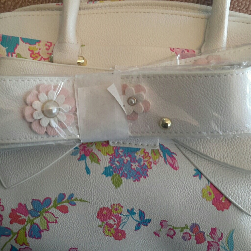 White floral betsey johnson bag - Picture 2 of 4