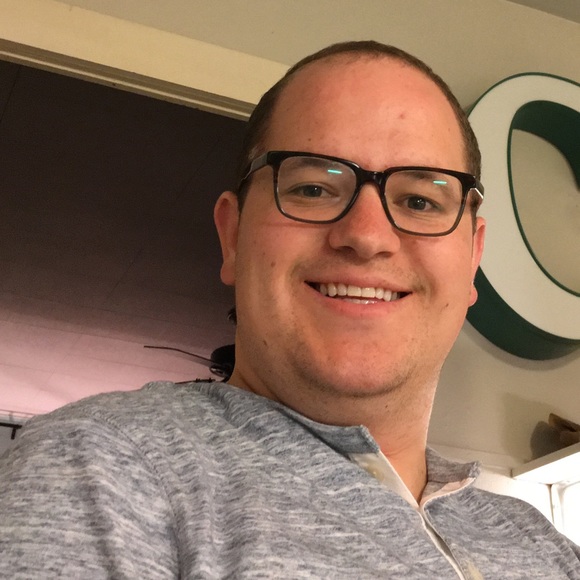 Meet your Posher, Quinn - Picture 1 of 1