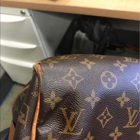 Authentic Louis Vuitton Monogram Speedy 30 - Picture 7 of 8